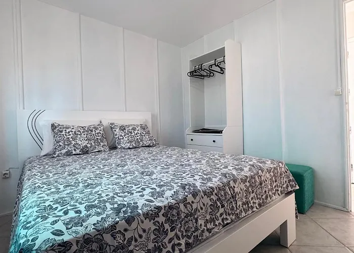 펜션 O Cantinho Do Sol 로리냐